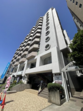 板橋区小豆沢、中古マンションの外観画像です