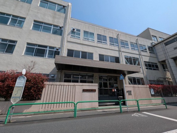 板橋区小豆沢、中古マンションの中学校画像です