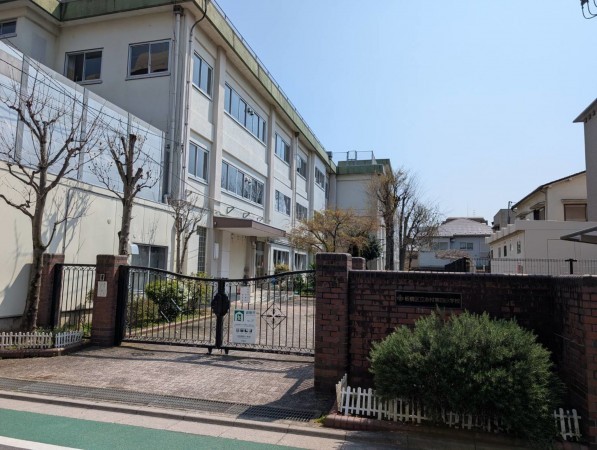 板橋区小豆沢、中古マンションの小学校画像です
