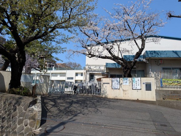 板橋区志村、中古マンションの小学校画像です