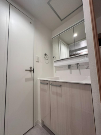 板橋区東新町、中古マンションの洗面画像です