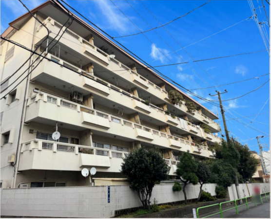 板橋区栄町、中古マンションの外観画像です