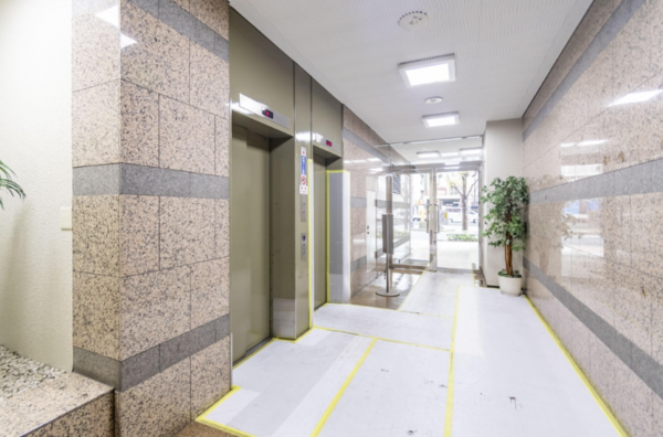 板橋区中丸町、中古マンションのエントランス画像です