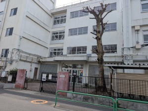 板橋区板橋、中古マンションの中学校画像です