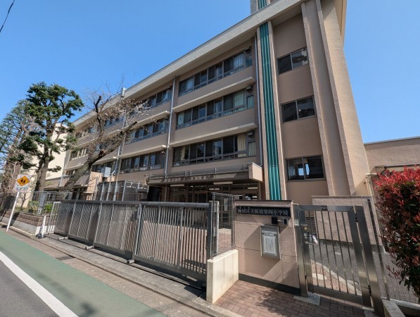 板橋区板橋、中古マンションの小学校画像です