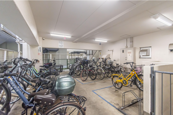 板橋区板橋、収益物件/店舗付住宅の駐車場画像です