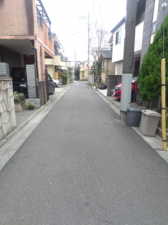 板橋区常盤台、中古一戸建ての前面道路を含む現地写真画像です