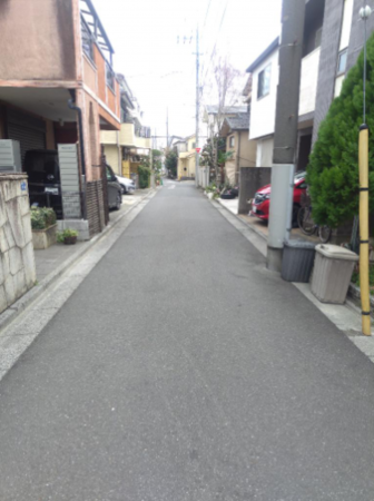 板橋区常盤台、中古一戸建ての前面道路を含む現地写真画像です