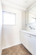 板橋区赤塚新町、中古マンションの洗面画像です