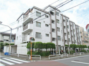 板橋区小茂根、中古マンションの外観画像です