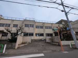 板橋区小茂根、中古マンションの中学校画像です