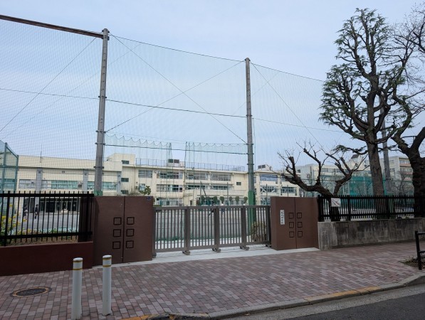 板橋区桜川、新築一戸建ての中学校画像です