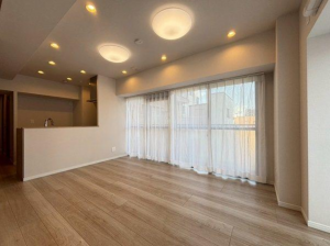 板橋区氷川町、中古マンションの居間画像です