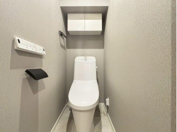 板橋区氷川町、中古マンションのトイレ画像です