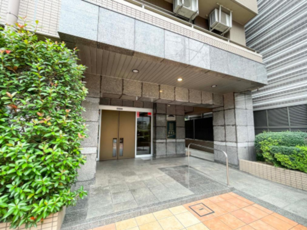 板橋区中丸町、中古マンションのエントランス画像です