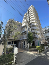 板橋区熊野町、中古マンションの外観画像です