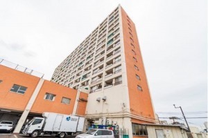 板橋区板橋、中古マンションの外観画像です