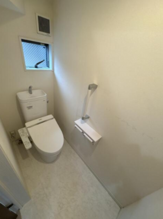 板橋区徳丸、中古一戸建てのトイレ画像です