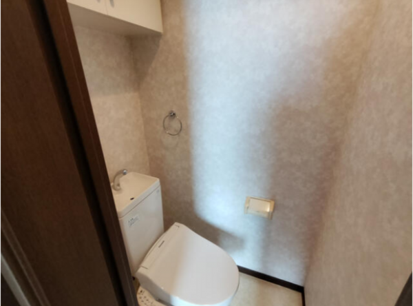 板橋区栄町、中古マンションのトイレ画像です