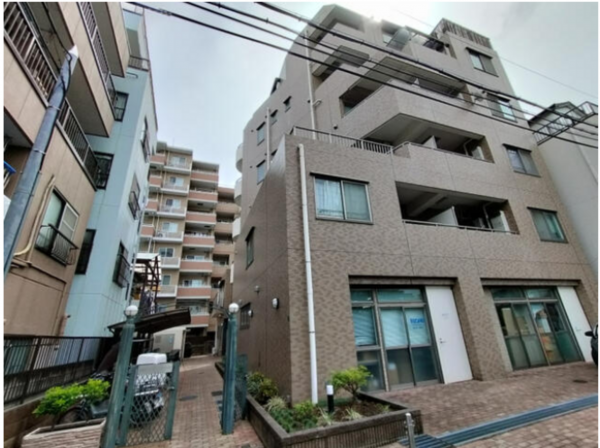 板橋区栄町、中古マンションの外観画像です