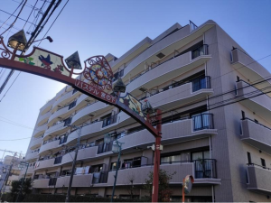 板橋区大谷口北町、中古マンションの外観画像です