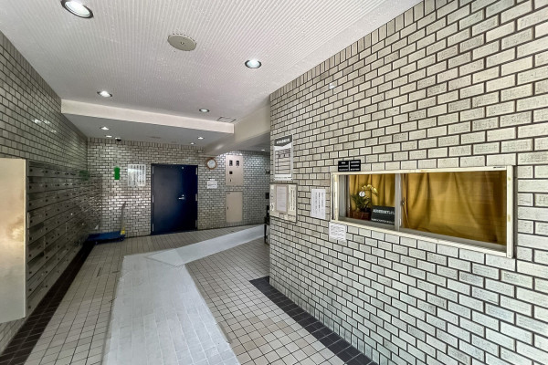 板橋区熊野町、中古マンションのエントランス画像です
