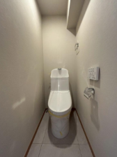 板橋区成増、中古マンションのトイレ画像です