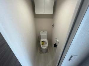 板橋区加賀、中古マンションのトイレ画像です