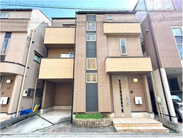 板橋区東新町、中古一戸建ての外観画像です