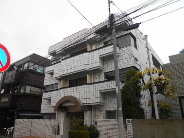 板橋区赤塚、中古マンションの外観画像です
