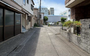 板橋区大谷口北町、土地の前面道路を含む現地写真画像です