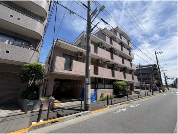 板橋区赤塚、中古マンションの前面道路を含む現地写真画像です