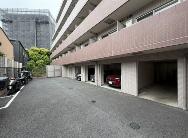 板橋区大谷口北町、中古マンションの駐車場画像です
