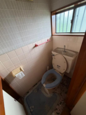 板橋区徳丸、中古一戸建てのトイレ画像です