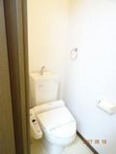 板橋区栄町、中古マンションのトイレ画像です