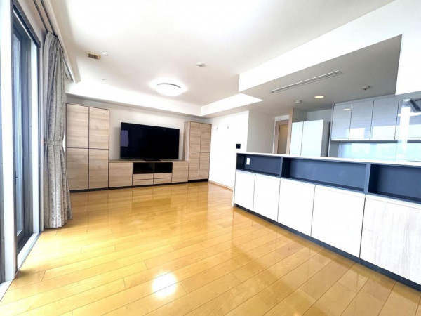 板橋区中丸町、中古マンションの居間画像です