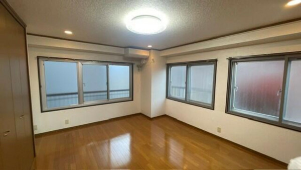 板橋区東山町、中古マンションの内装画像です