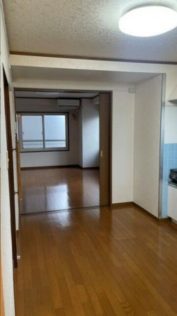 板橋区東山町、中古マンションの内装画像です