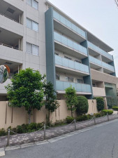 板橋区成増、中古マンションの外観画像です