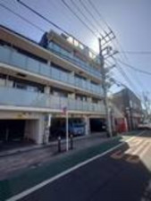 板橋区東新町、中古マンションの前面道路を含む現地写真画像です