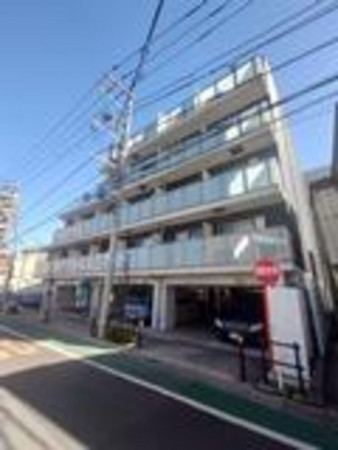 板橋区東新町、中古マンションの前面道路を含む現地写真画像です