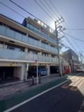 板橋区東新町、中古マンションの前面道路を含む現地写真画像です