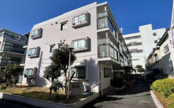 板橋区加賀、中古マンションの外観画像です