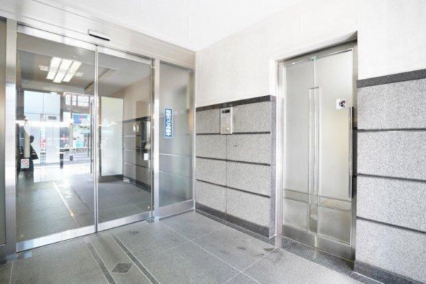 板橋区大山町、中古マンションのエントランス画像です