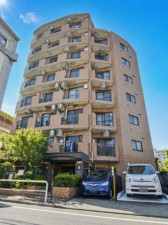 板橋区熊野町、中古マンションの外観画像です