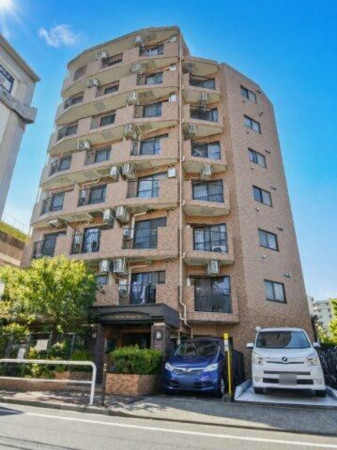 板橋区熊野町、中古マンションの外観画像です