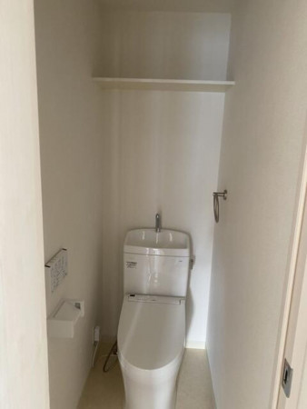 板橋区熊野町、中古マンションのトイレ画像です