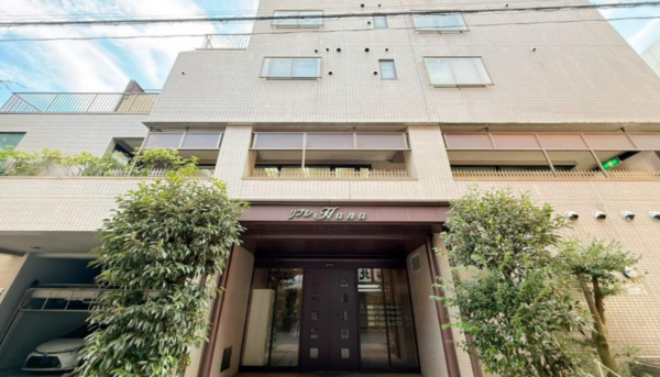 板橋区本町、中古マンションの外観画像です