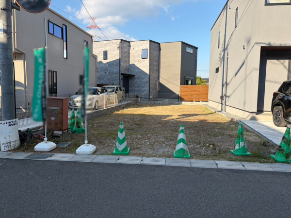京田辺市大住、土地の前面道路を含む現地写真画像です
