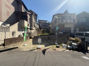 枚方市杉山手、土地の前面道路を含む現地写真画像です